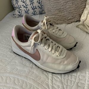 Women’s Nike Daybreak Sneaker